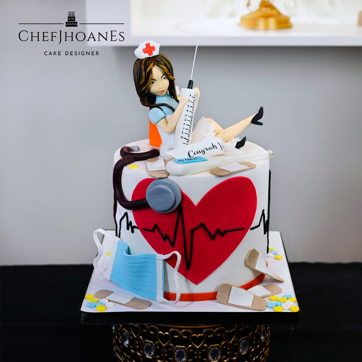 Louis Vuitton cake. Feed 20 people – Chefjhoanes