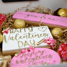 Load image into Gallery viewer, Valentine cookies.
