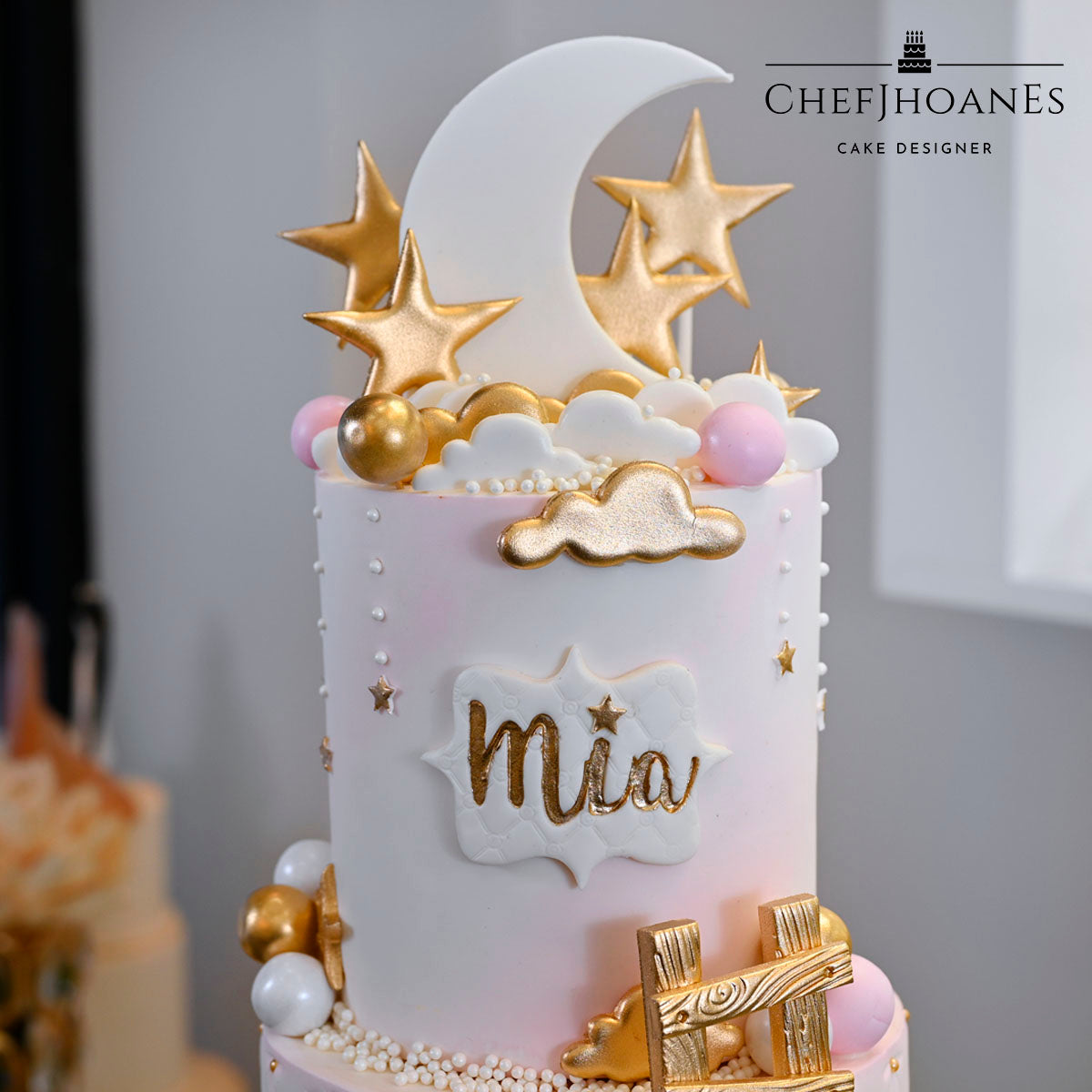 re: Need help for 3 tiers cakes with stairs,pls ? - CakesDecor